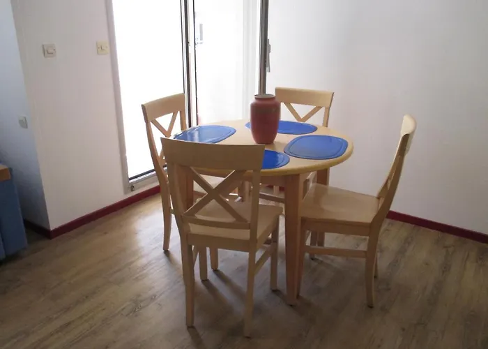Promenade Des Bains Apartment